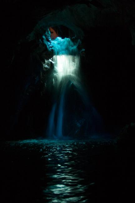 Neptune Caves (c) Yannick Bernard